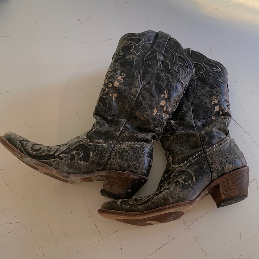 Corral boots